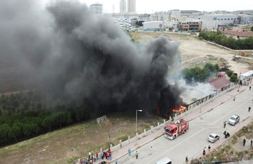 Esenyurt'ta işçilerin kaldığı konteynerlerde yangın