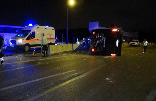 Bursa'da yolcu otobüsü devrildi: 1 ölü, 16 yaralı