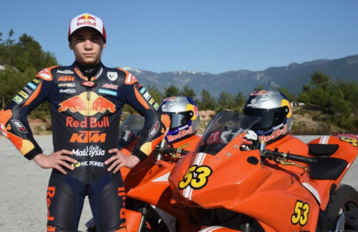 Milli motosikletçi Deniz Öncü İspanya'da piste çıkıyor