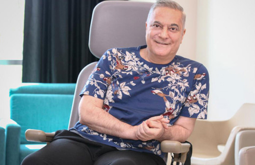 Mehmet Ali Erbil yeni tedavi için saçını kazıttı kök hücre tedavisine başlıyor