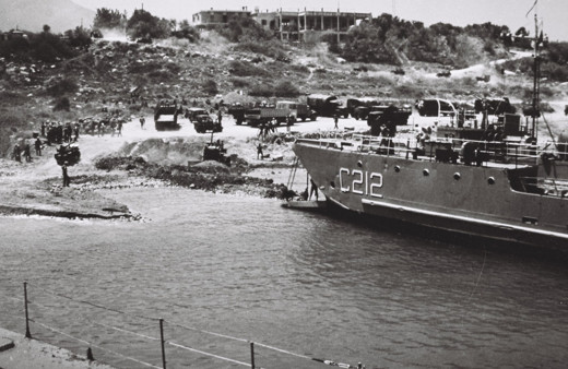 MSB'den Kıbrıs Barış Harekatı'nın 46. yılına özel tarihi fotoğraflar