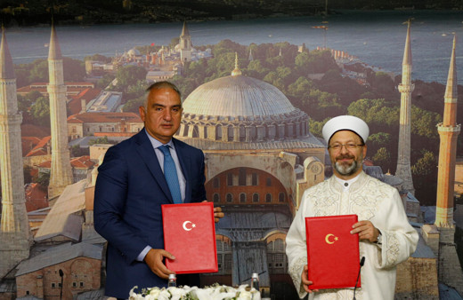 Ayasofya Camii protokolü imzalandı! Bakan Ersoy müjdeleri sıraladı