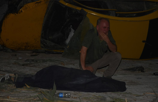 Aydın'da taksi şoförü kazada araçtan fırladı