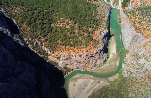 Çorum'da doğa harikası! İncesu kanyonu güzelliği ile büyülüyor