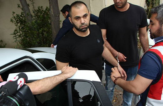 Deutsche Bank’ı dolandıran Türk, tutuklandı! Gregory van der Wiel’i de tokatlamıştı