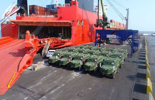 Türk zırhlı muharebe aracı Hızır'dan ilk ihracat! Gemiye yüklendi Afrika'ya gidiyor
