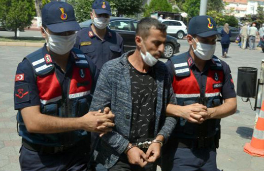 İğrenç dayı! 14 yaşındaki öz yeğenine cinsel istismarda bulundu ayçiçeği tarlasında yakalandı