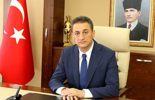 Sinop Valisi Erol Karaömeroğlu trafik kazası geçirdi