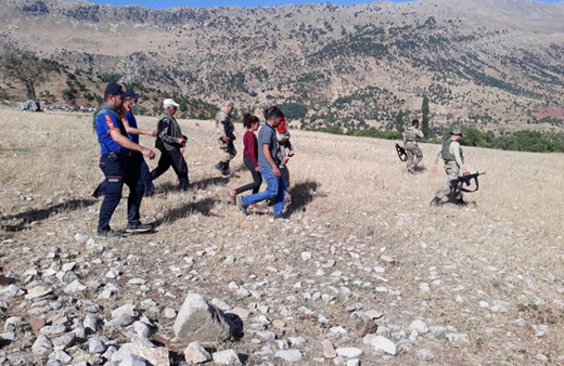 Siirt'te kaybolan 3 yaşındaki çocuk jandarmanın çalışmasıyla bulundu