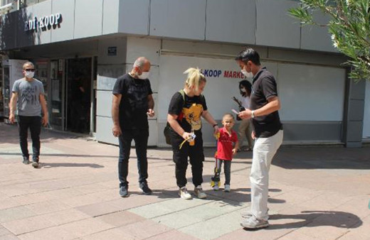 Oğlunu sokak ortasında döven anne konuştu