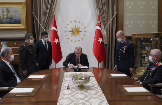 YAŞ'ta dikkat çeken atamalar! Kuvvet Komutanlarının görev süreleri uzatıldı!