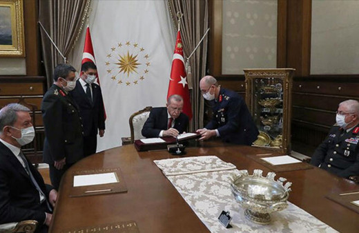 Yüksek Askeri Şura'da (YAŞ) terfi eden ve emekliye sevkedilenlerin tam listesi