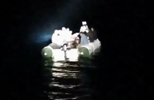 Çanakkale açıklarında Yunanistan'ın ölüme terk ettiği göçmenleri Türk askeri kurtardı