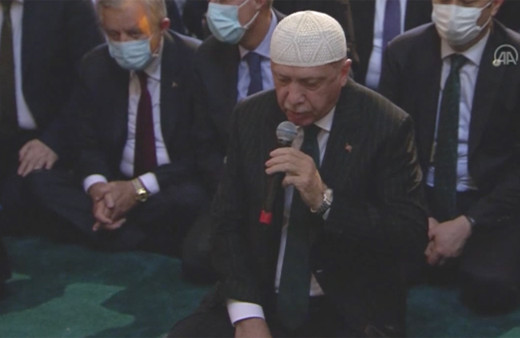 Cumhurbaşkanı Erdoğan Ayasofya'nın açılışında Kur'an-ı Kerim okudu! İşte o anlar