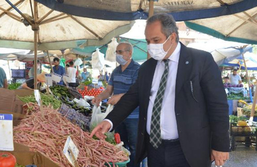 Pazarda alışveriş yapan Bilim Kurulu üyesi Mustafa Necmi İlhan'dan kritik uyarı!