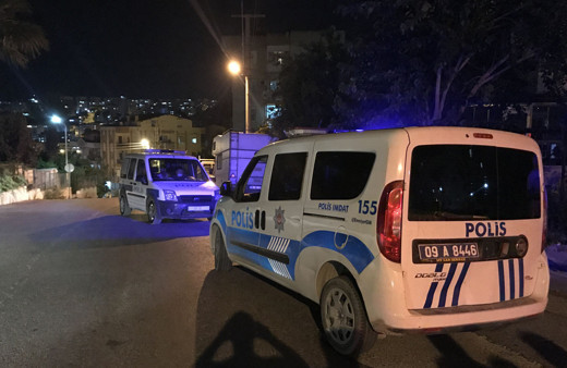 Aydın'da üvey babasını uykuda yakalayıp bıçakladı