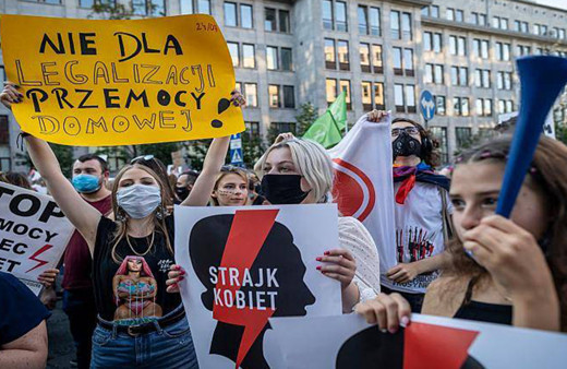 Polonya İstanbul Sözleşmesi’nden çekiliyor