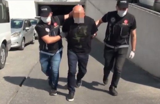 Kırmızı bültenle aranan uyuşturucu baronu İstanbul’da yakalandı