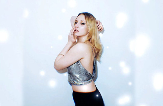 Hayal Köseoğlu kadına şiddete işte böyle meydan okudu bakın neler yazdı