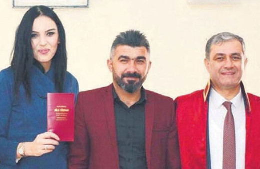 Antalya Elmalı Belediye Başkanı Halil Öztürk nikahı kıyıp eşiyle yatmış