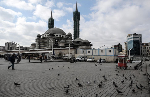 Taksim Camii'nin şerefesi göründü