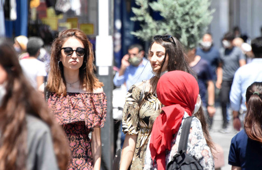 Vaka sayısının arttığı Konya'da, maske ve sosyal mesafe unutuldu