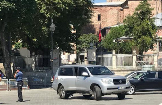 Ayasofya'ya sürpriz ziyaret! ABD Büyükelçisi Satterfield Ayasofya'ya geldi