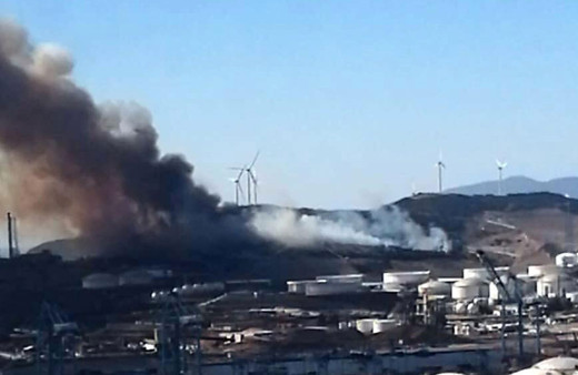 İzmir'de iki yerde yangın çıktı! Biri PETKİM rafinerisinin hemen yanında