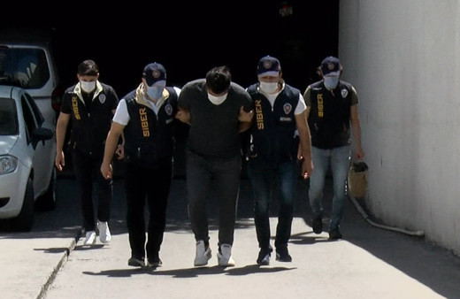 İstanbul'da suç makinesi hacker yakalandı