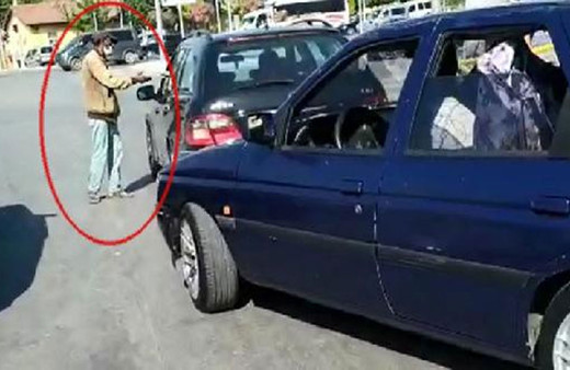 Kolunu saklayarak dilenirken JASAT ekibine yakalandı! Denizli'de pes dedirten olay