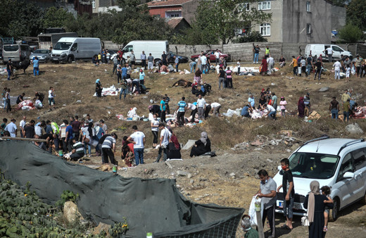 Kaçak kurban kesimi korona da dinlemedi! İzmir ve İstanbul'da her yer kaçak kesim