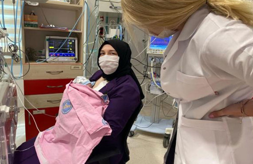 Antalya'da kadavradan rahim nakliyle anne oldu! Bebeğini ilk kez kucağına aldı