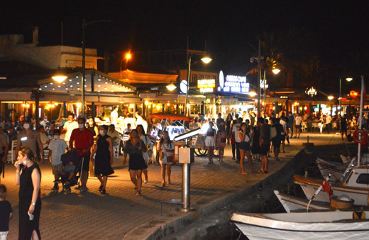 Balıkesir'in Cunda Adası'nda Kurban Bayramı yoğunluğu
