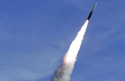 İran füzeleri BAE üssü yakınını hedef aldı