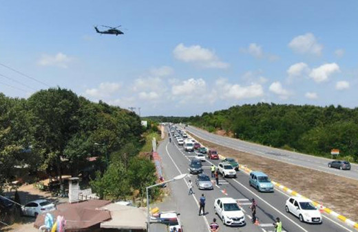 İstanbullular Şile'ye akın etti! Kilometrelerce kuyruk oluştu