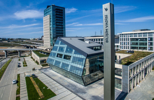 Bakan Mustafa Varank: Bilişim Vadisi, otomotiv sektörü için cazibe merkezi oldu