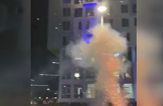 Başakşehir'in kaldığı otele havai fişek attılar