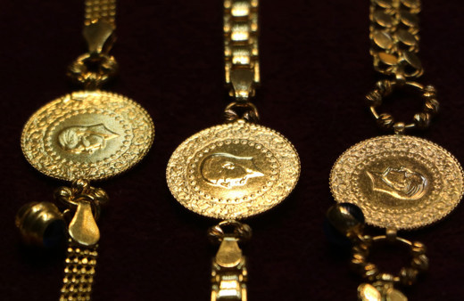 Rekora doymayan altın için bomba tahmin! Gram altın 600 lira olacak