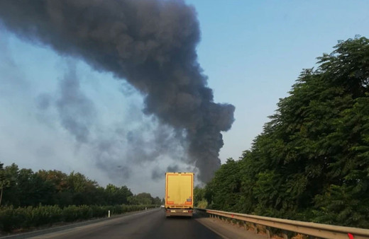 Manisa'da fabrikada yangın!