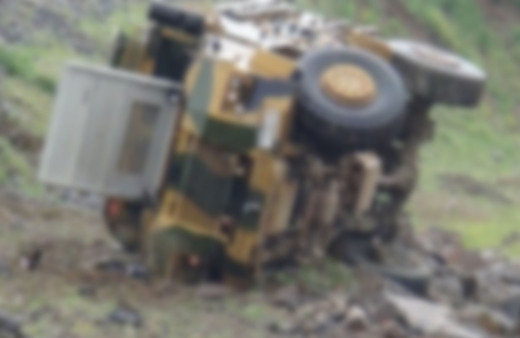 Iğdır'da askeri araç devrildi: Yaralı askerler var