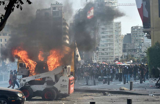 Beyrut'ta protestocular ile güvenlik güçleri arasında çatışma!