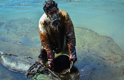 Hint Okyanusu'nda felaket yaşandı! Petrol taşıyan Japon gemisi sebep oldu
