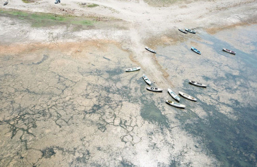 Marmara Gölü'nde su seviyesi sıfırlandı balıkçılık durdu