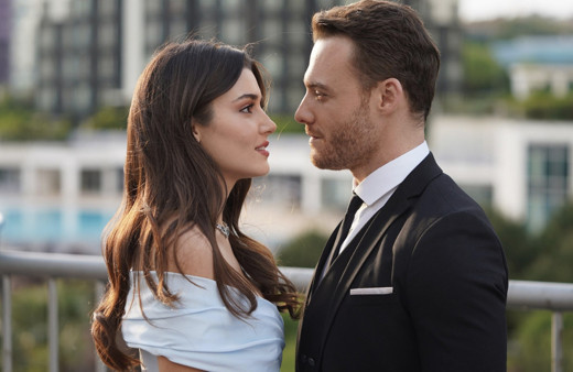 Fox'daki Sen Çal Kapımı ifşasını Kerem Bursin ağzından kaçırdı!