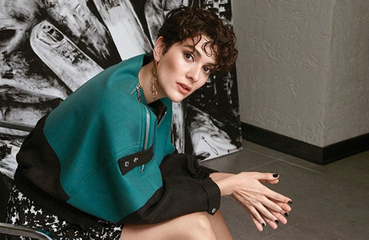 Bergüzar Korel spor kulüplerine bağış yapılıp hasta çocuklara yapılmamasına isyan etti