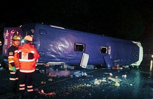 Meksika’da yolcu otobüsü devrildi: 13 ölü 20 yaralı