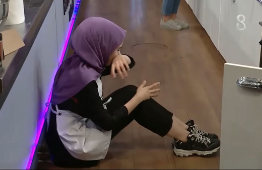 TV8 MasterChef Türkiye'de Büşra o hatayı yapınca kendisini yere atıp ağladı