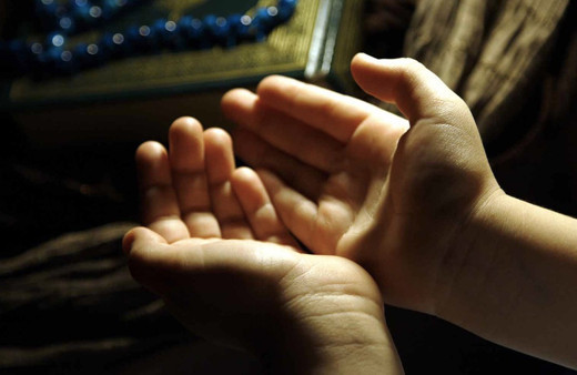 Cuma selası ve ezanı arasında okunacak dua hangisi?