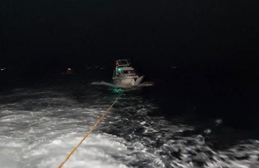 Sedef Adası açıklarında sürüklenen teknedeki 3 kişi kurtarıldı