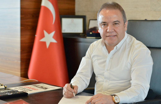 Antalya Büyükşehir Belediye Başkanı Muhittin Böcek'in koronavirüs testi pozitif çıktı